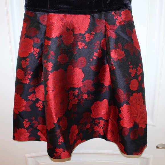 Chaps velvet and satin cocktail dress (NWT) - Picture 5 of 13